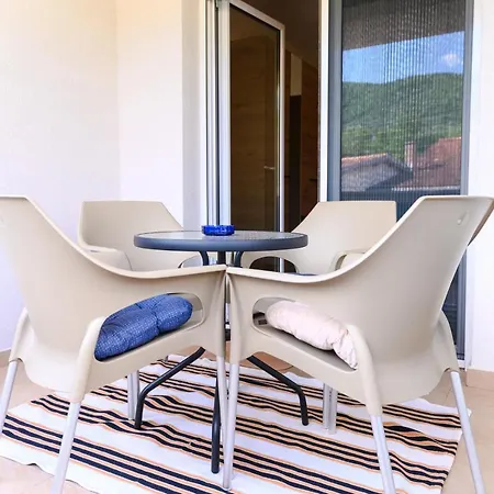 Apartment N&p *